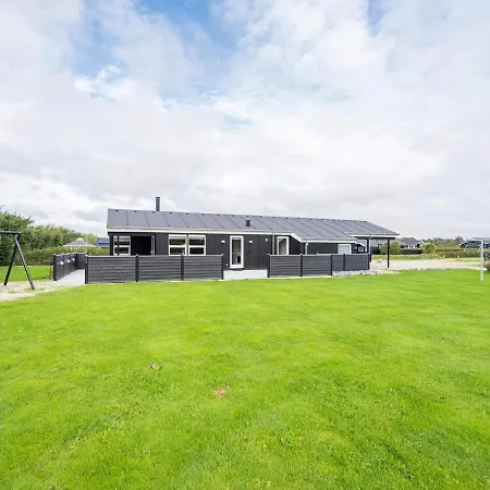 Vakantiehuis Holiday Clxxxiv *